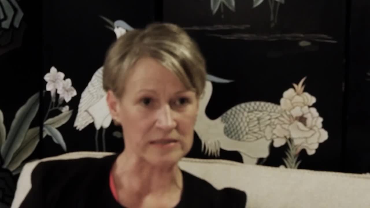 Empowering Women Everywhere with Ellie Savoy