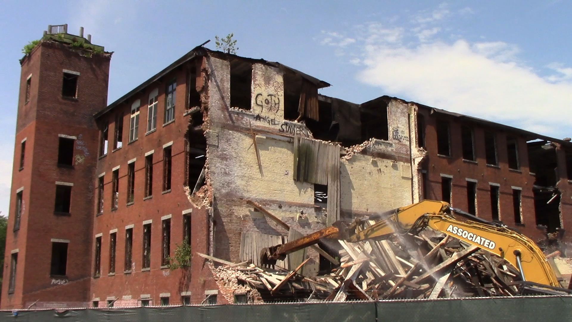Thumbnail image for One Ferry Street Demolition 2019
