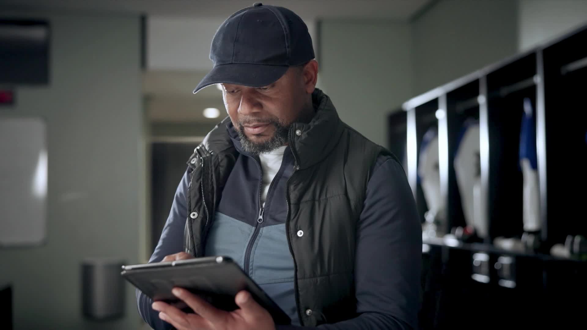 Sidewalks Entertainment with Katie Stevens and Lachlan Quarmby