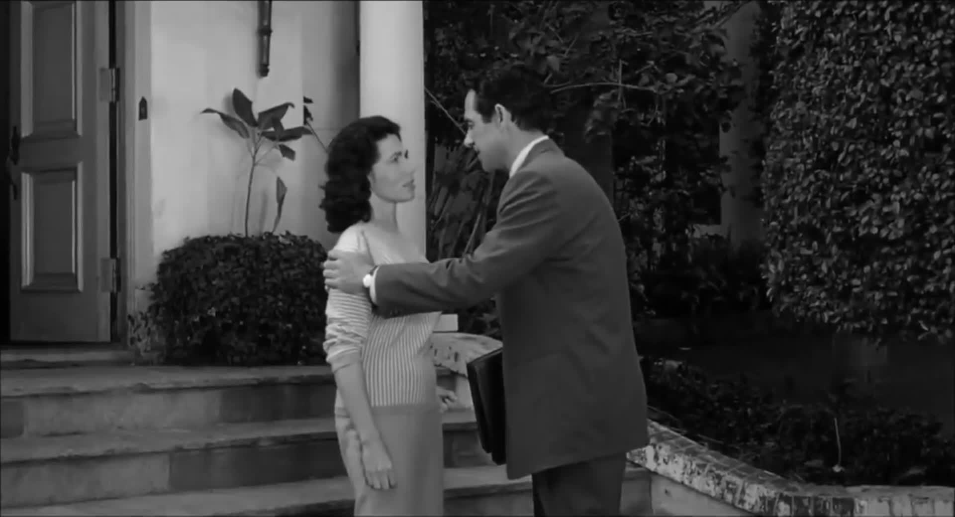 Malvolia The Queen Of Screams presents The Screaming Skull